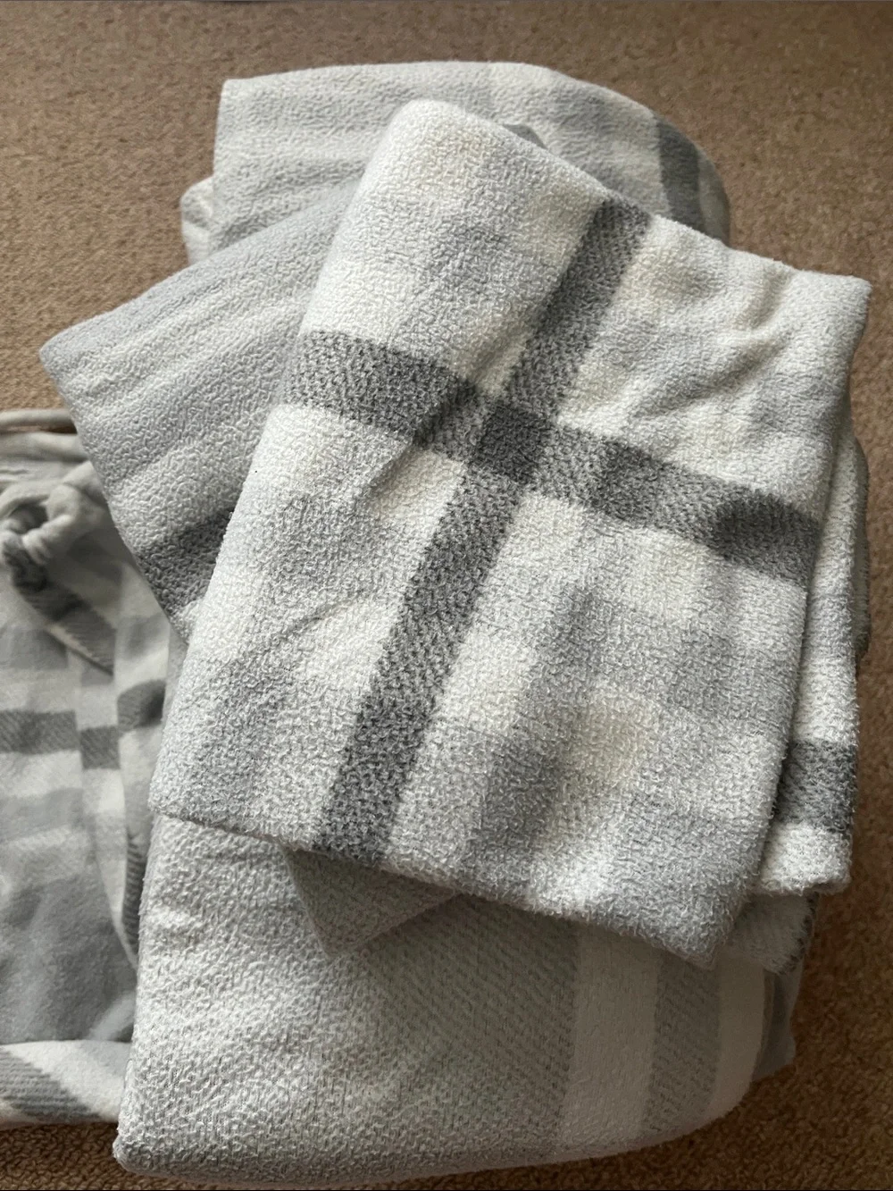 Cozy Gray Plaid Cuddle Duds Queen Sheet Set w/ 2 Pillow Cases